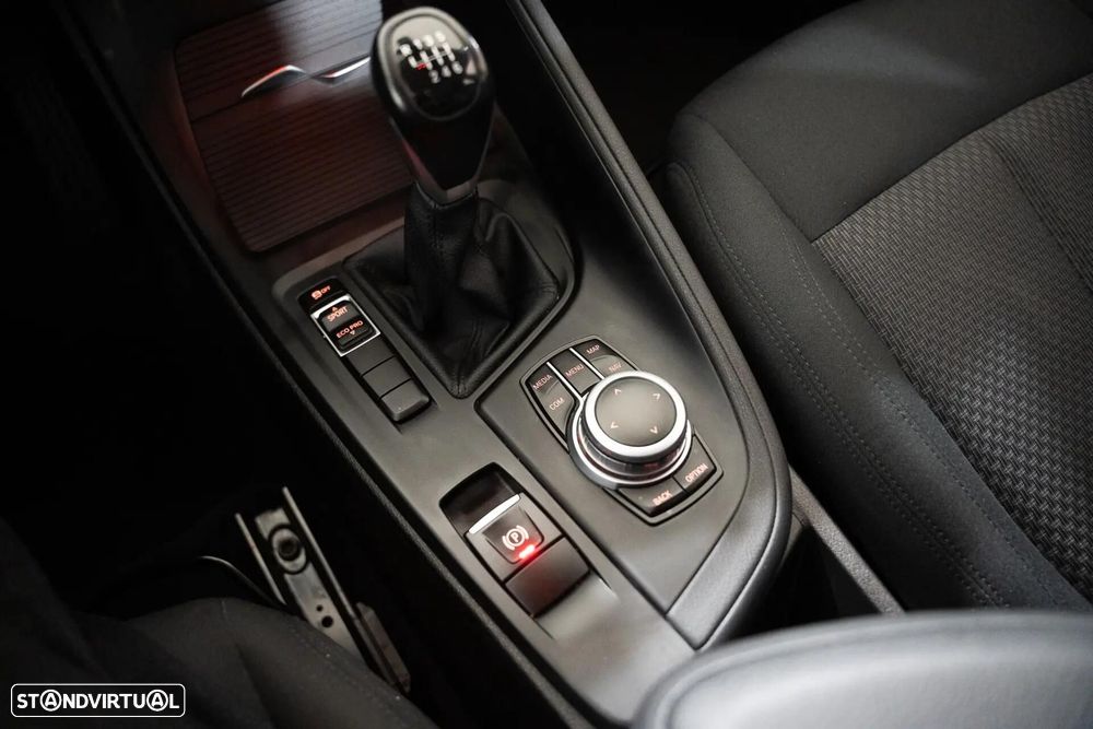 BMW X1 18 d sDrive Advantage - 22
