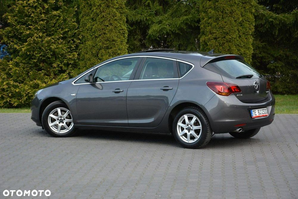 Opel Astra 1.4 Turbo Cosmo - 12