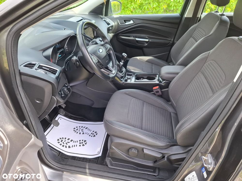 Ford Kuga 1.5 TDCi 2x4 Titanium - 16