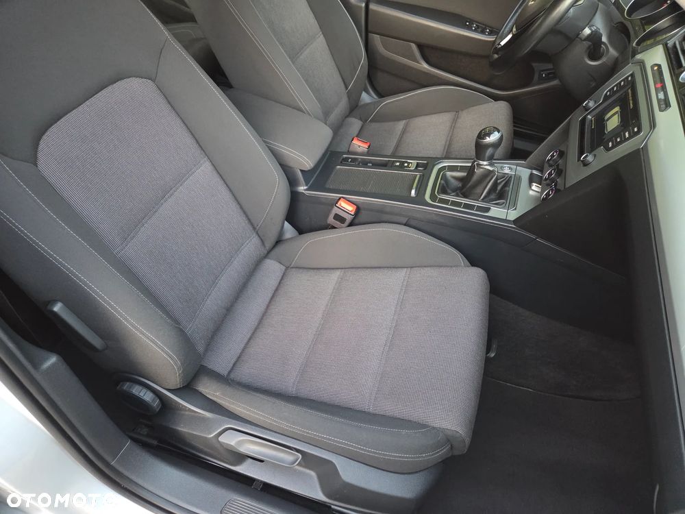 Volkswagen Passat 2.0 TDI BMT Comfortline - 10