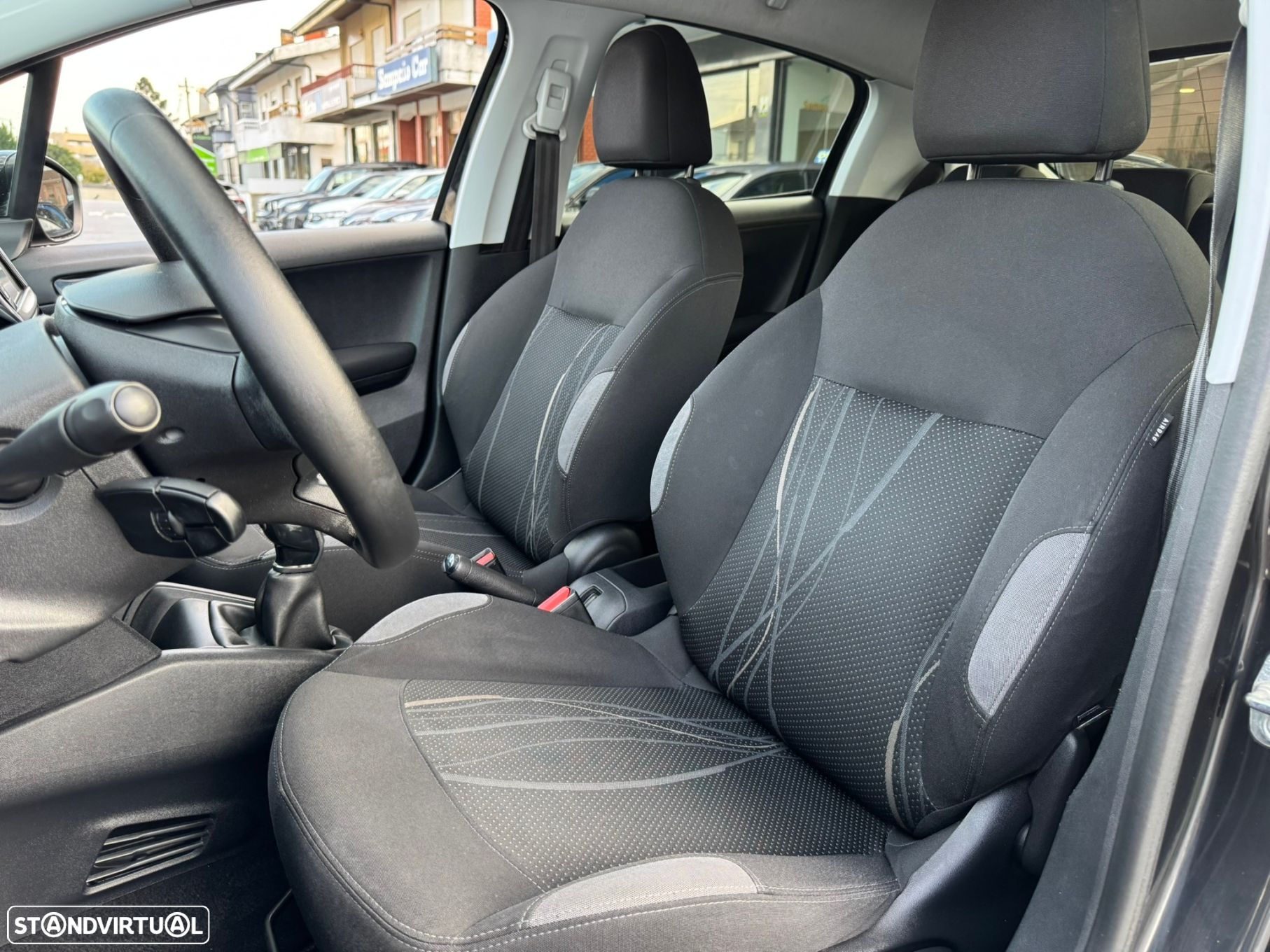 Peugeot 208 1.4 HDi Active - 9