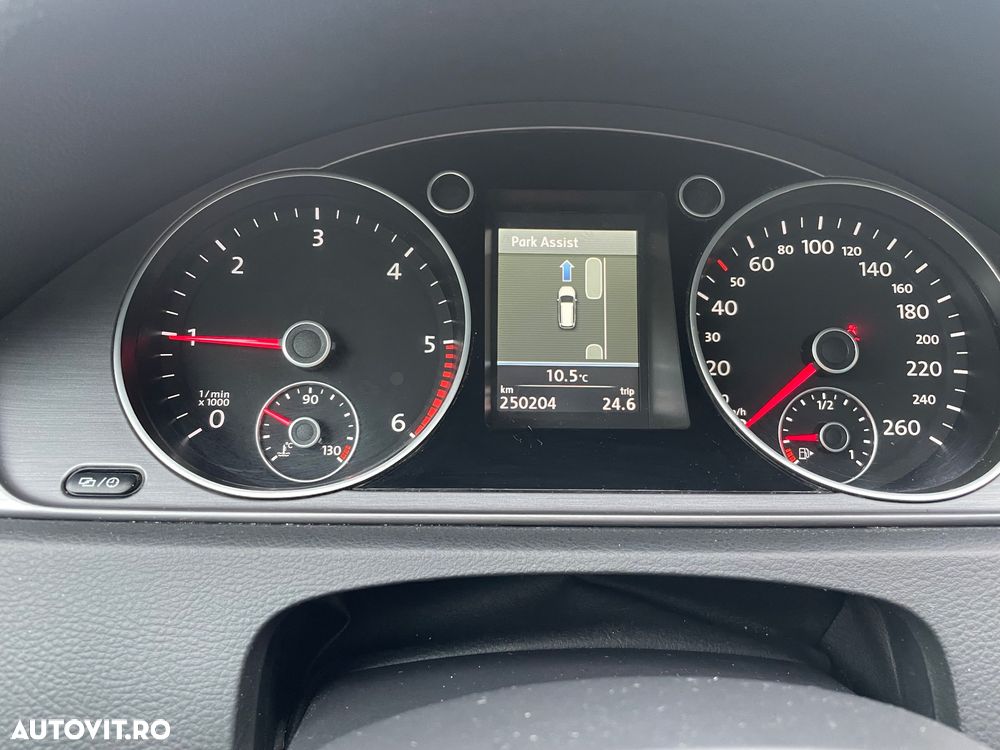 Volkswagen Passat - 21