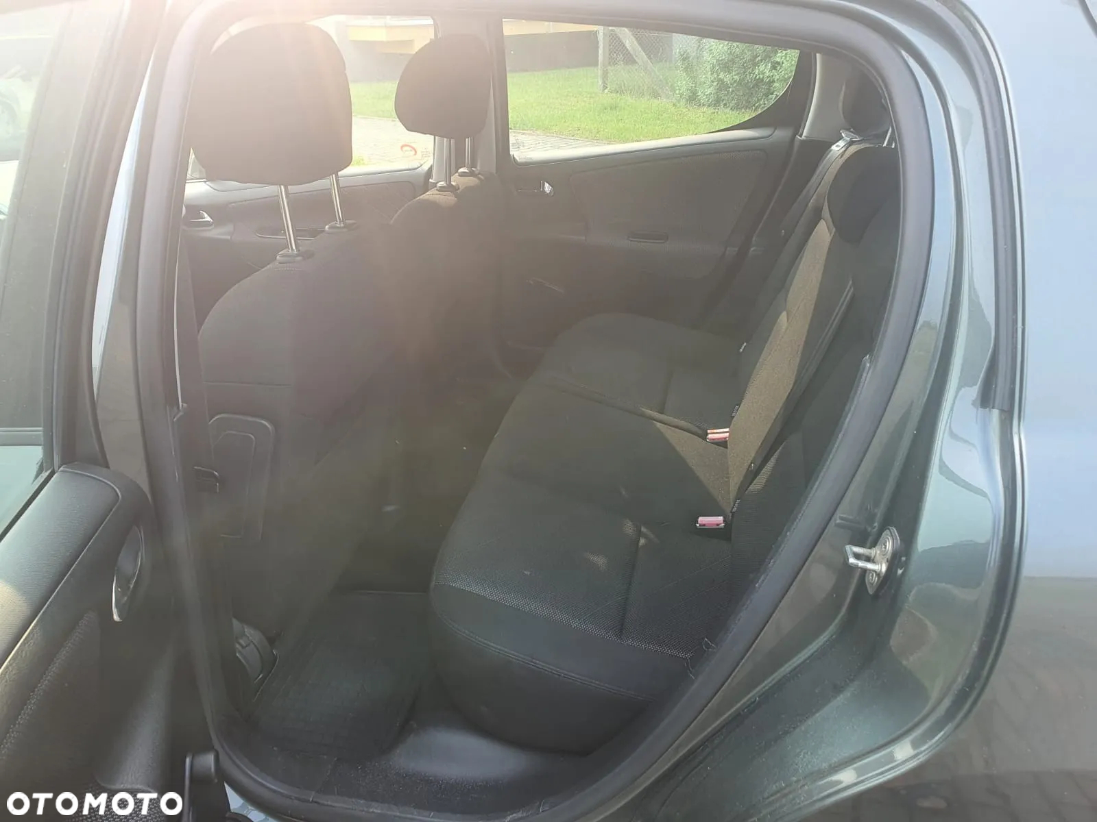Peugeot 207 1.6 HDi Trendy - 6