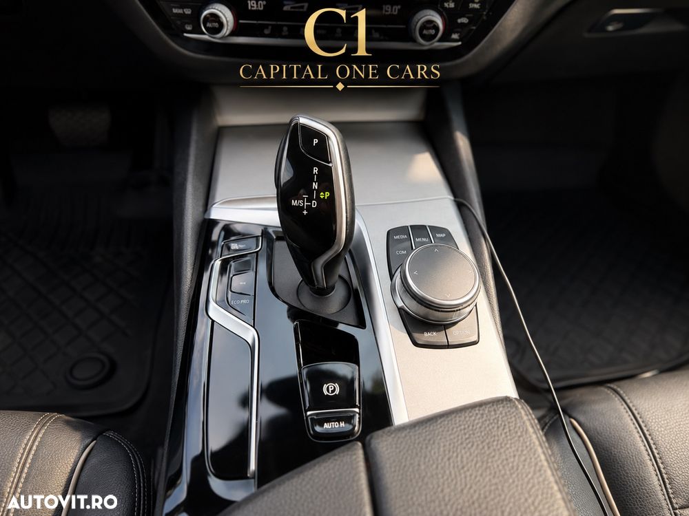 BMW Seria 5 518d Aut. Luxury Line - 12