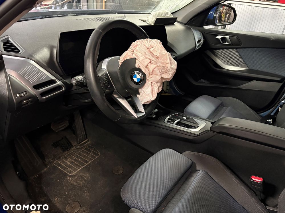 BMW Seria 1 120 mHEV - 13
