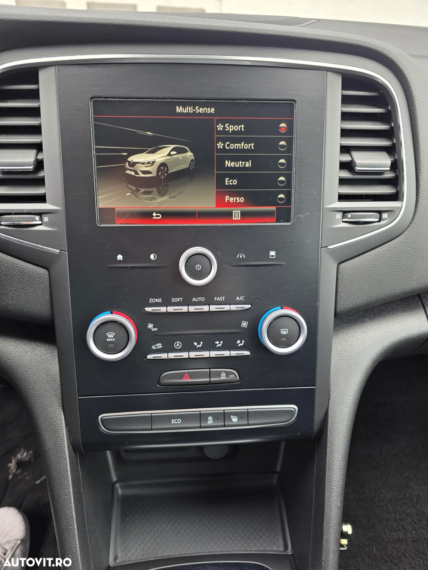 Renault Megane ENERGY TCe 130 INTENS - 17