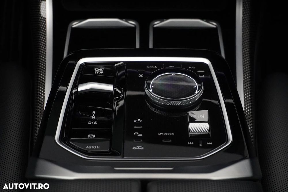 BMW Seria 7 740d xDrive - 25