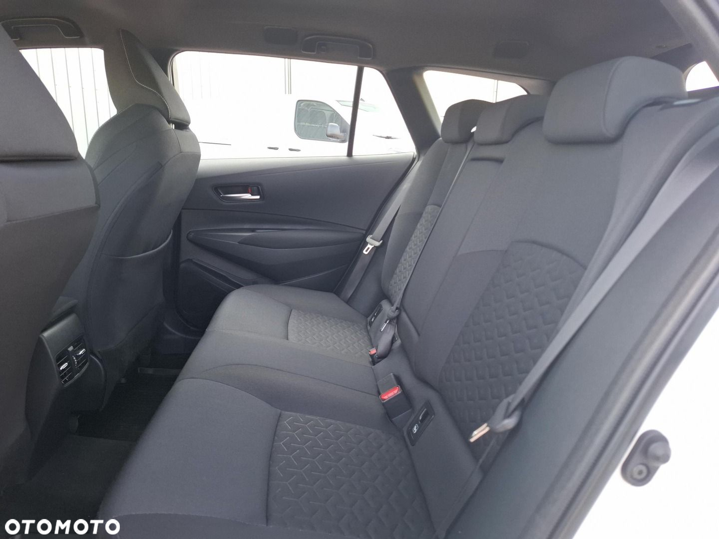 Toyota Corolla - 10
