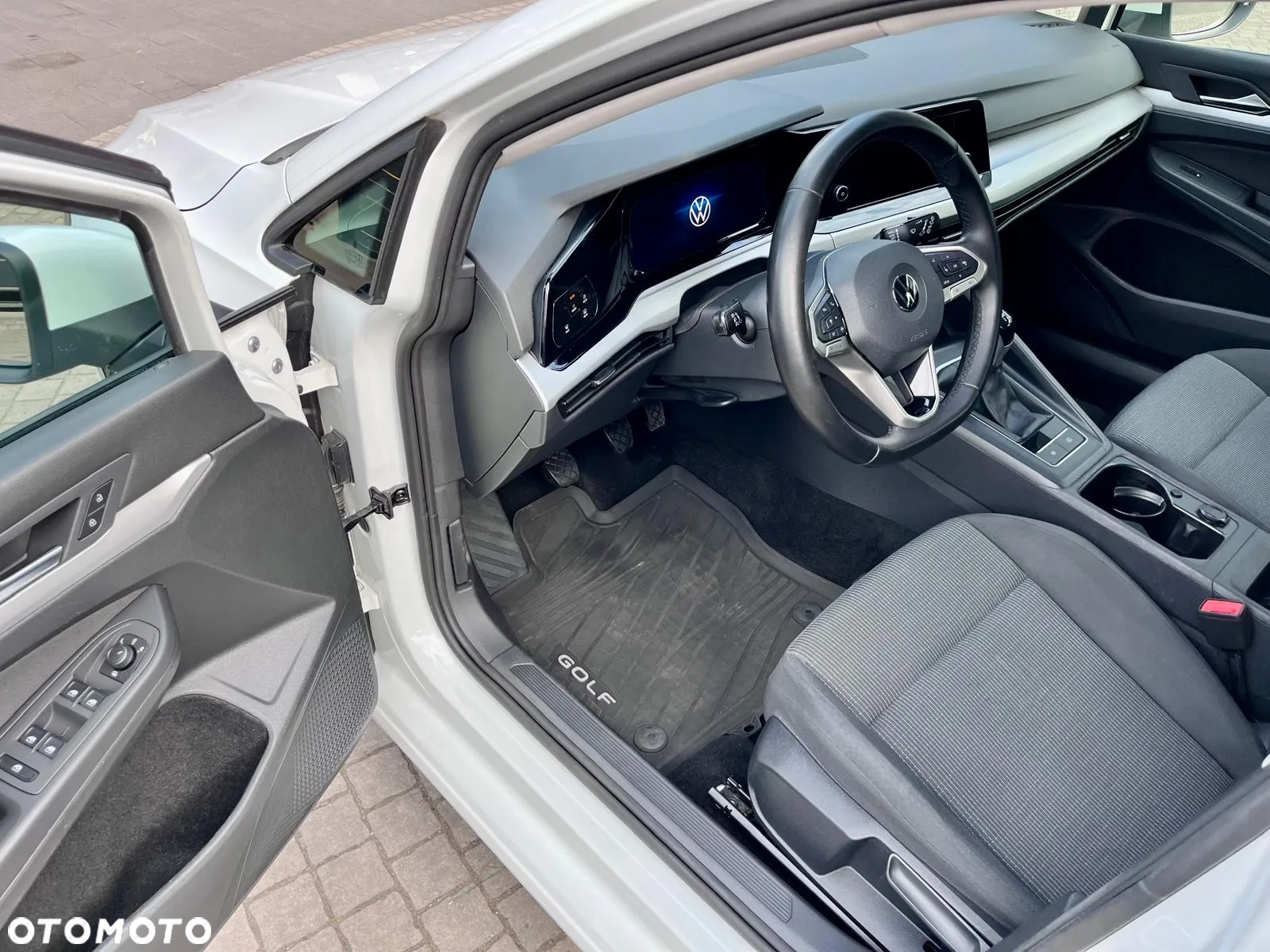 Volkswagen Golf VIII 2.0 TDI - 9
