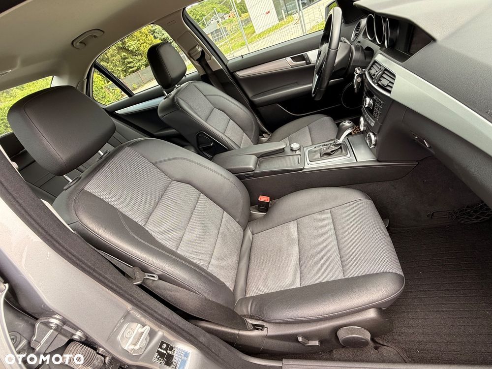 Mercedes-Benz Klasa C 250 (BlueEFFICIENCY) 7G-TRONIC Avantgarde - 23