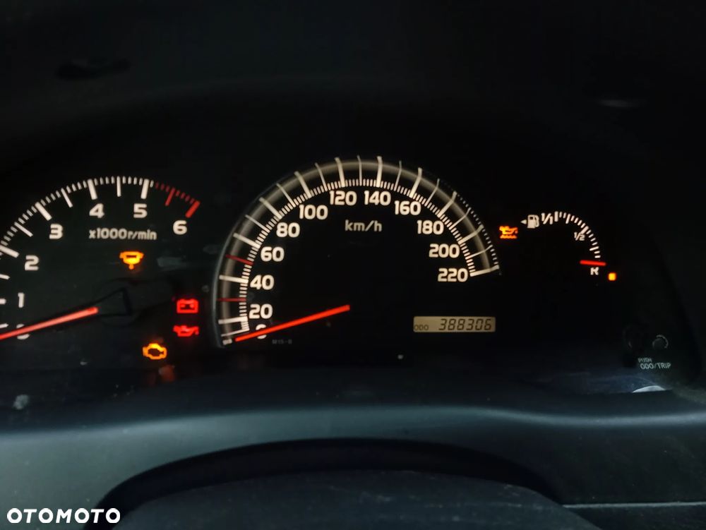 Toyota Avensis Verso D-4D - 6
