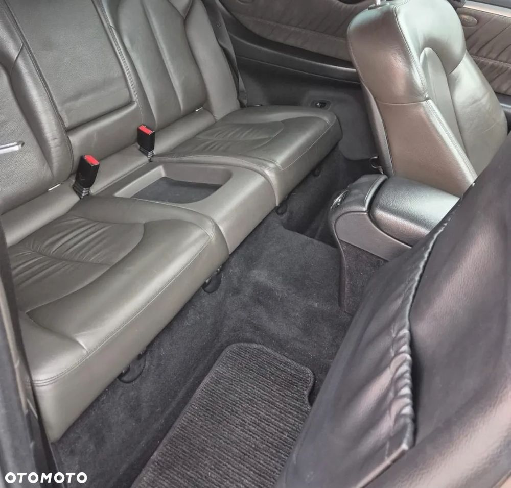 Mercedes-Benz CLK 320 CDI 7G-TRONIC Avantgarde - 27