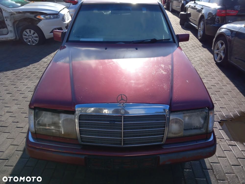 MERCEDES W124 MASKA POKRYWA SILNIKA - 1