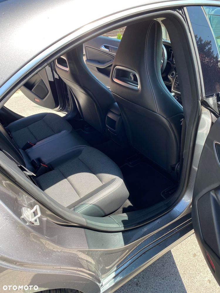 Mercedes-Benz CLA 180 - 9