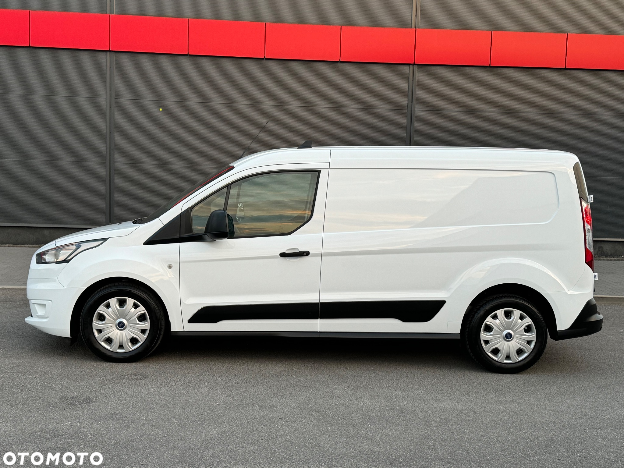 Ford Transit Connect - 11