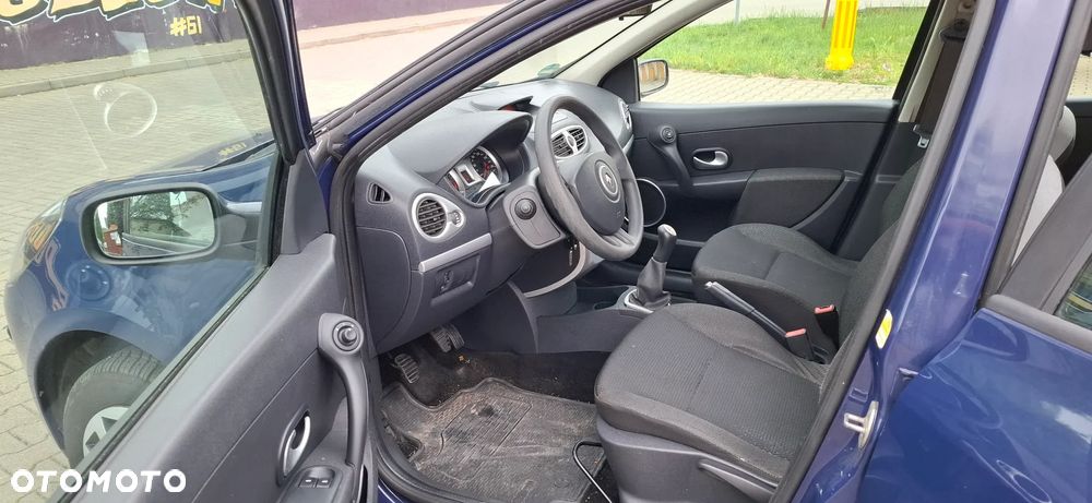 Renault Clio 1.2 16V 75 Dynamique - 11