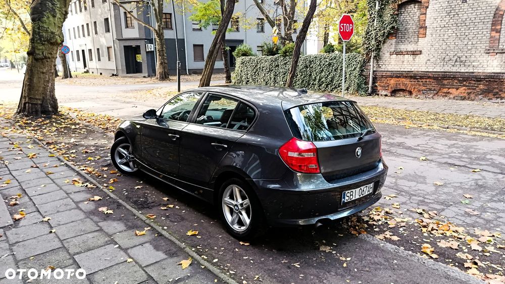 BMW Seria 1 2006 photo 4