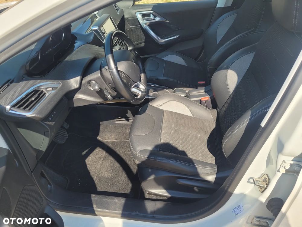 Peugeot 2008 PureTech 110 Stop&Start EAT6 Allure - 7
