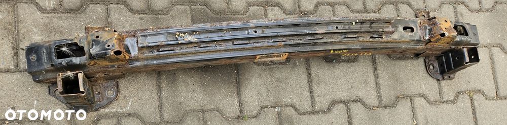 Hyundai Santa Fe II 2 belka zderzaka przód przedniego