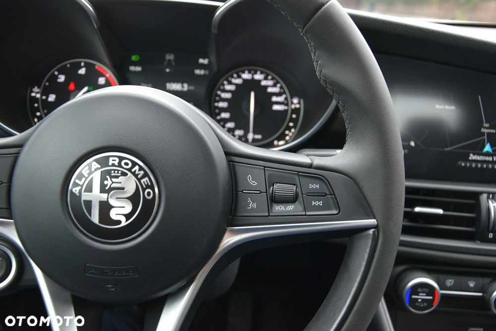 Alfa Romeo Giulia - 18