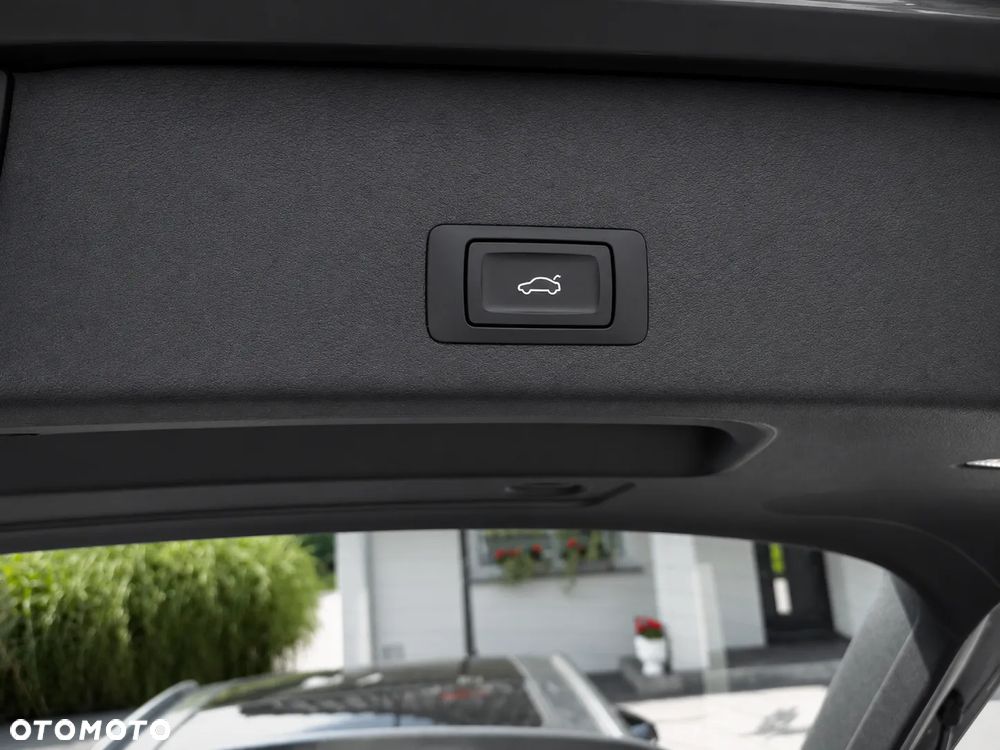 Audi A4 Avant 2.0 TFSI ultra S tronic design - 16
