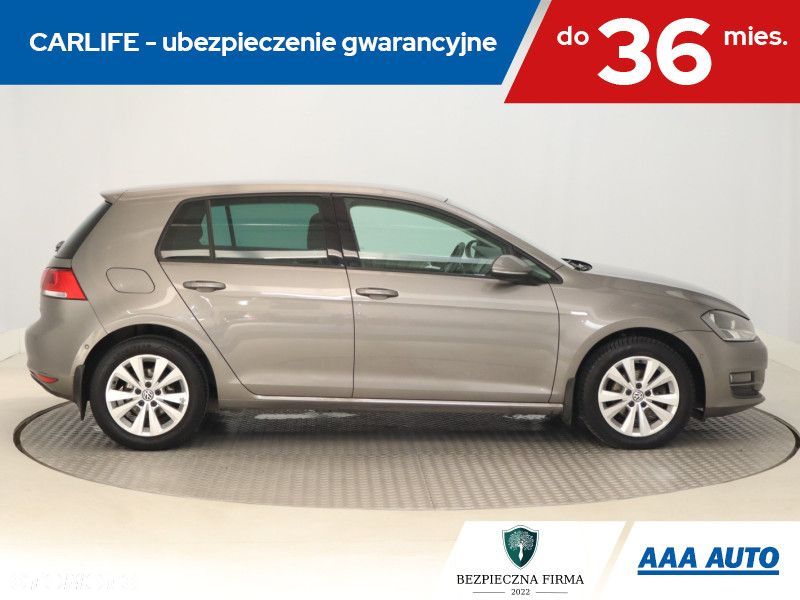 Volkswagen Golf - 8