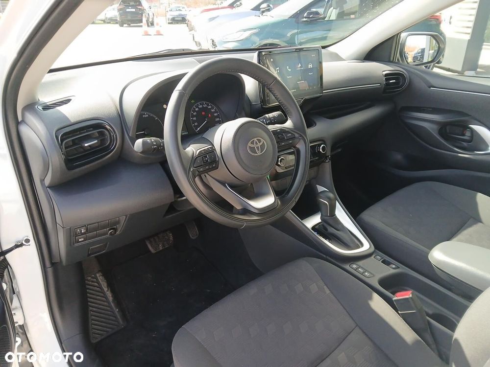 Toyota Yaris - 16