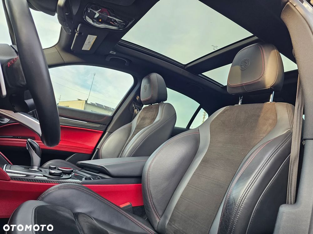 Alfa Romeo Stelvio - 9