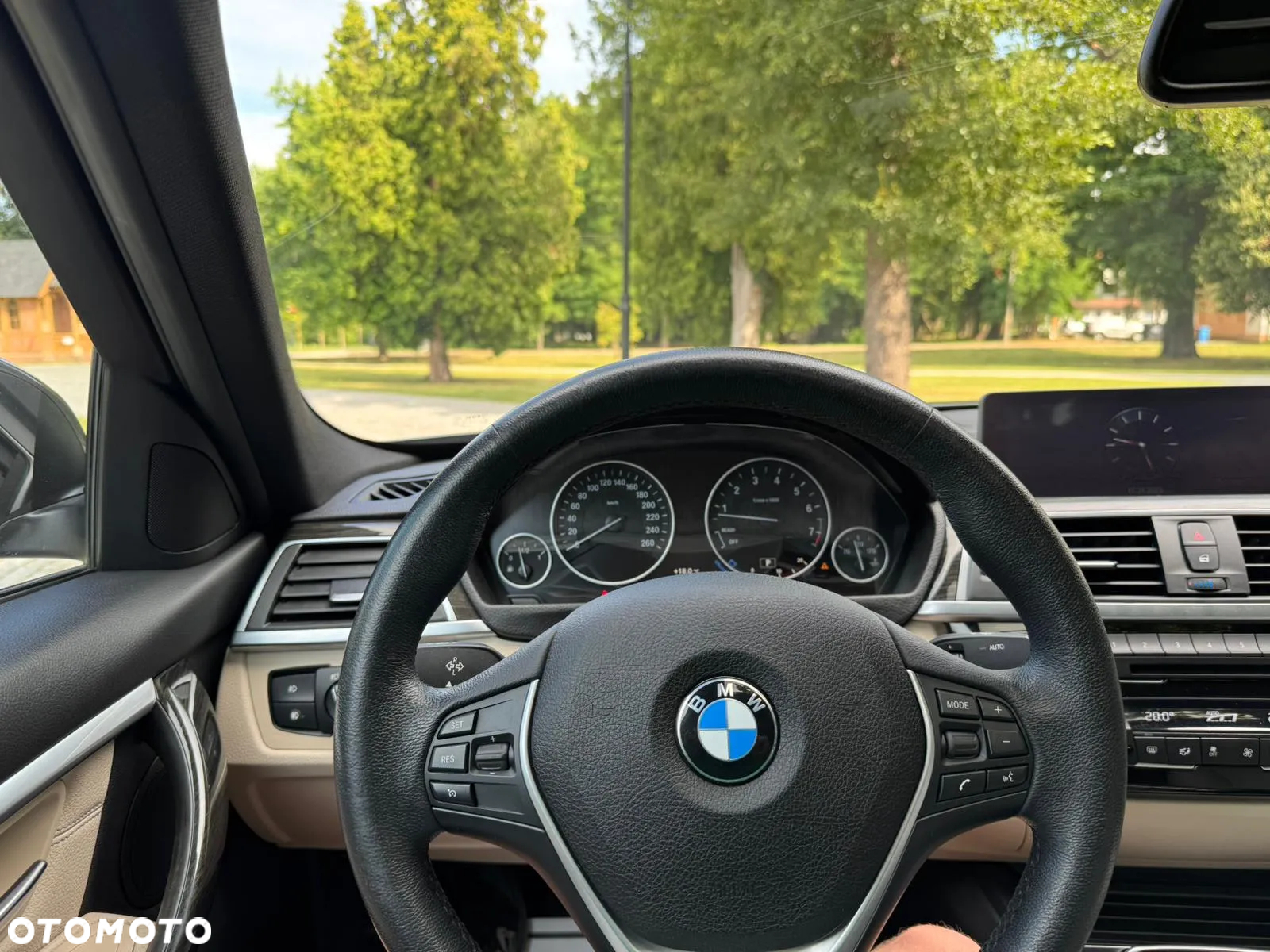 BMW Seria 3 330i - 7