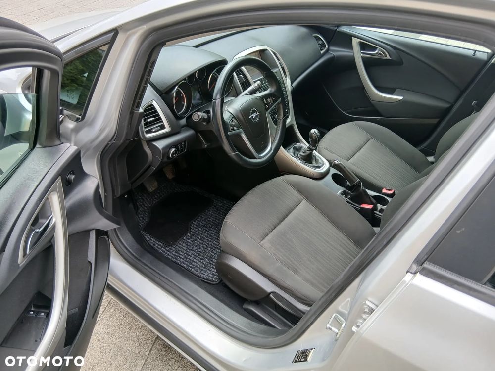 Opel Astra 2.0 CDTI DPF Cosmo - 6