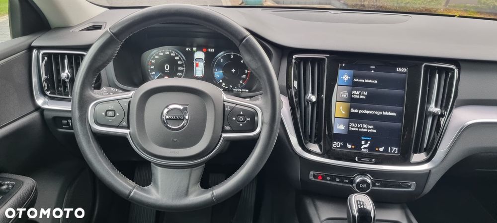 Volvo V60 D3 Momentum Pro - 22