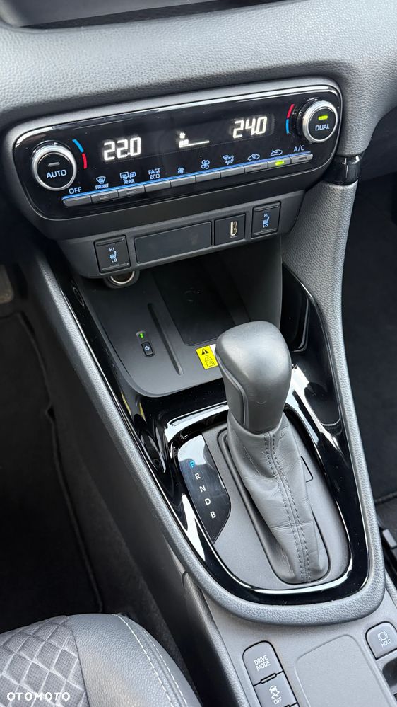 Toyota Yaris Hybrid 1.5 Executive - 16