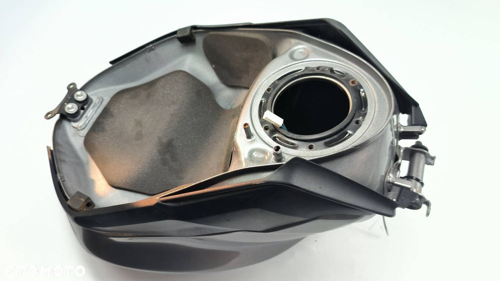 Zbiornik paliwa Triumph Street Triple 765 RS 2020r. - 6