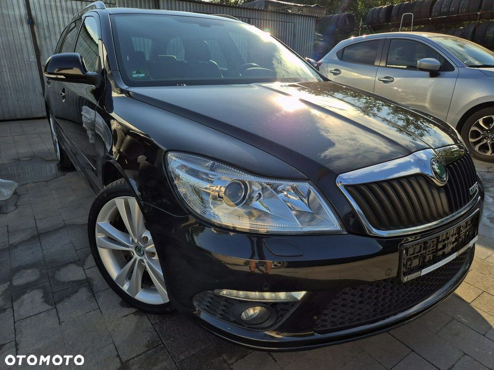 Skoda Octavia Combi 2.0 TDI CR DPF DSG RS - 4
