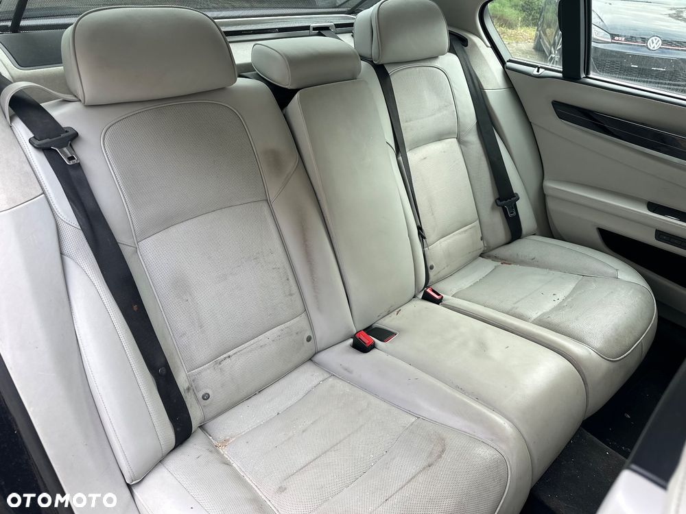 BMW Seria 7 - 33