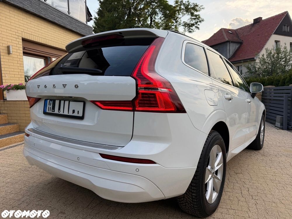 Volvo XC 60 B4 D AWD Momentum Pro - 4