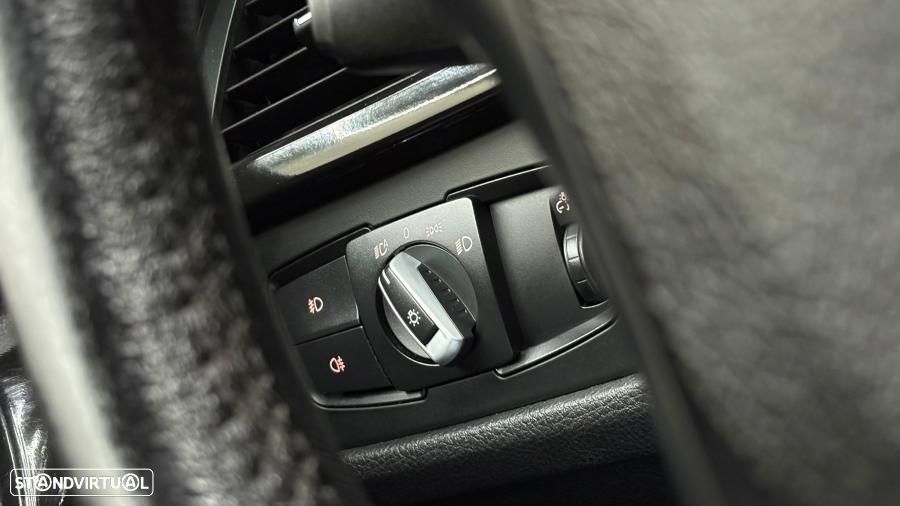 BMW 318 d xDrive Line Sport - 9