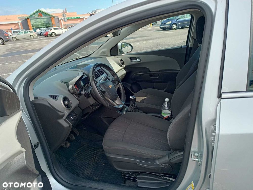 Chevrolet Aveo - 5