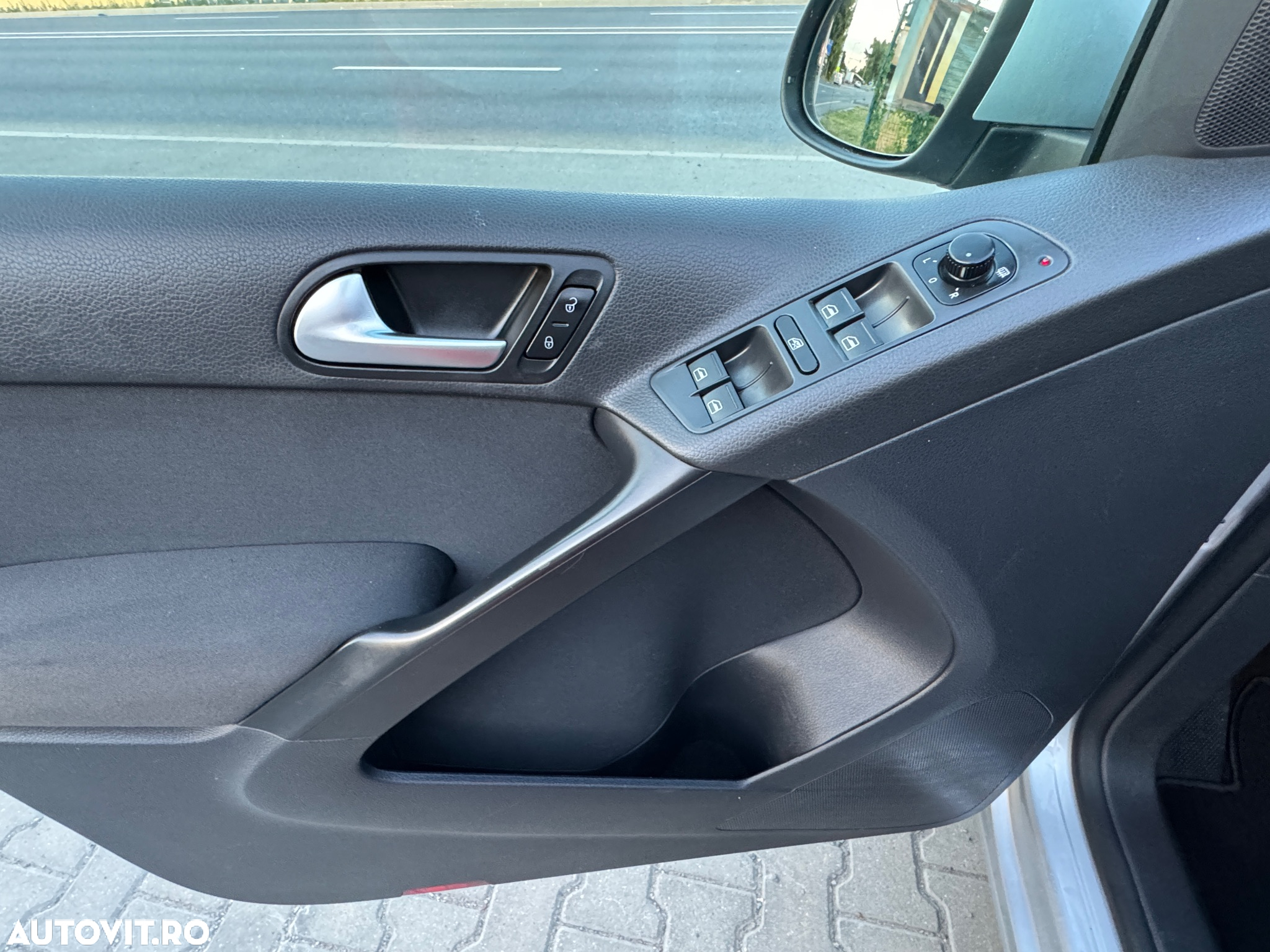 Volkswagen Tiguan 2.0 TDI 4Motion Trend & Fun - 19