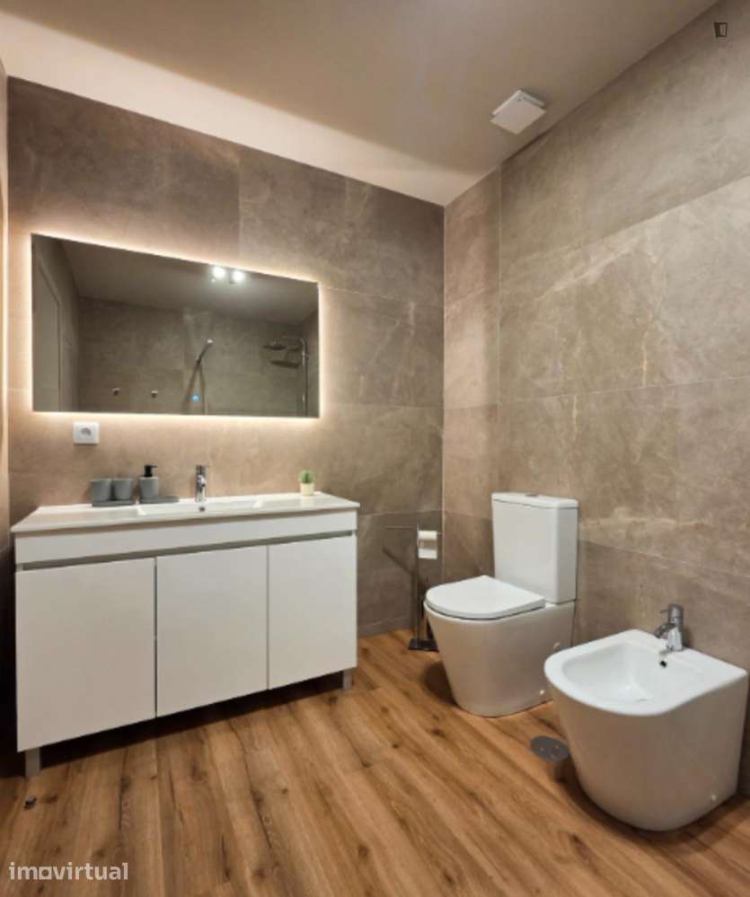 Quarto - localizado em Leça do Balio Porto - Grande imagem: 4/10