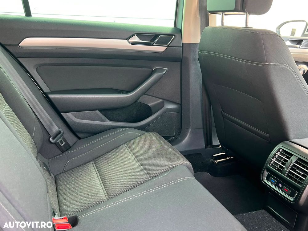 Volkswagen Passat 2.0 TDI DSG Highline - 22