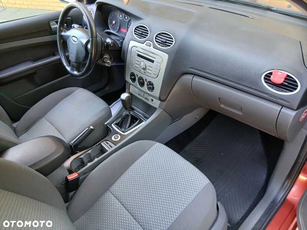 Ford Focus 1.6 Ambiente - 13