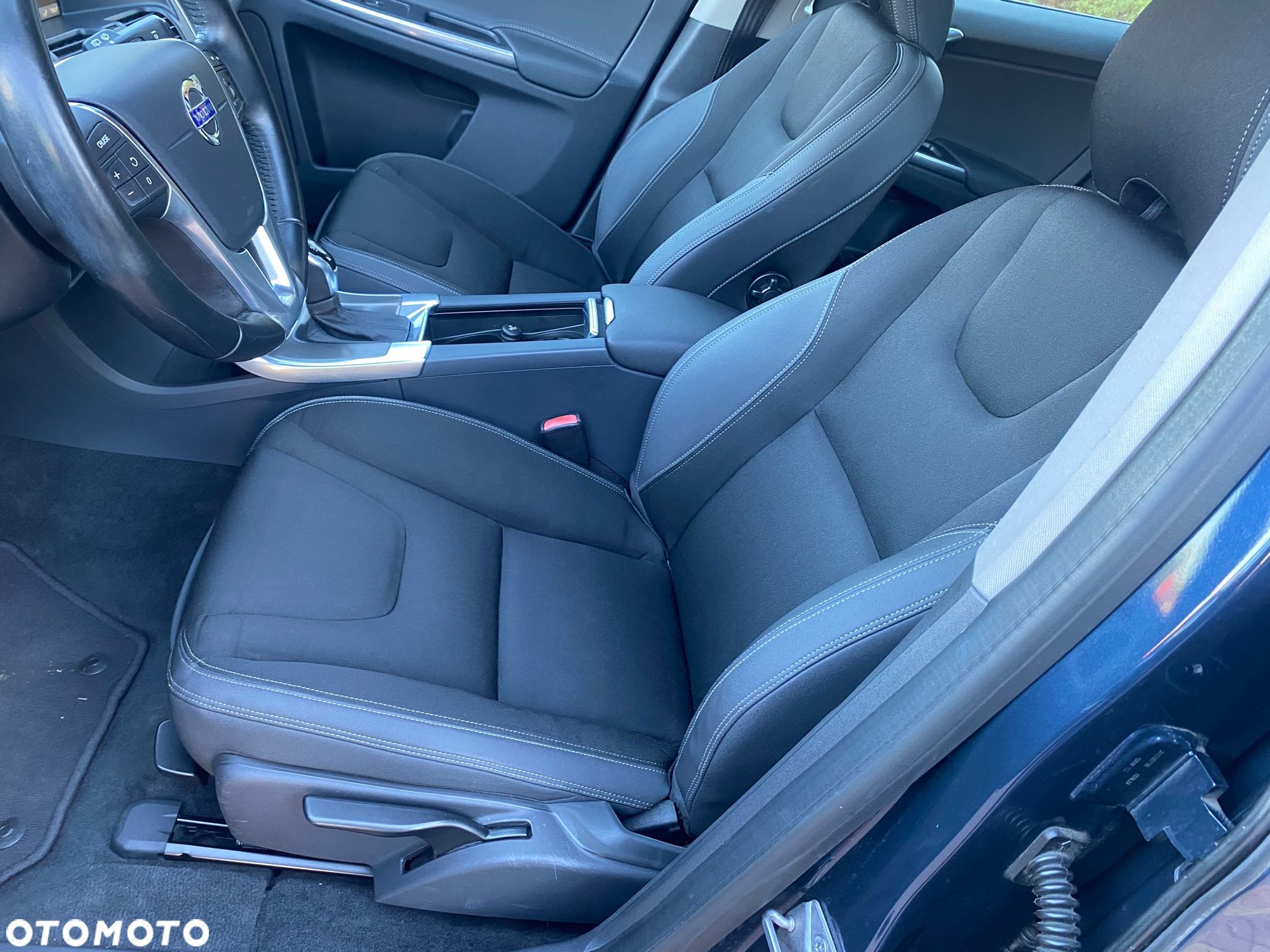 Volvo XC 60 D4 Geartronic Momentum - 19