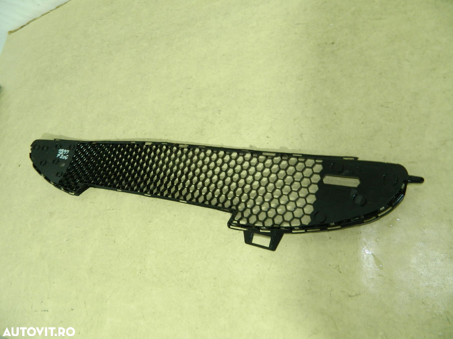 Grila intre proiectoare Peugeot 206, 2003, 2004, 2005, 2006,, 9648292477 - 4