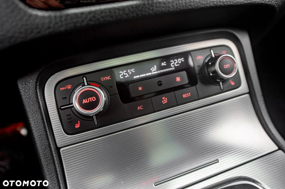 Volkswagen Touareg 3.0 V6 TDI BMT Perfectline R-Style - 27