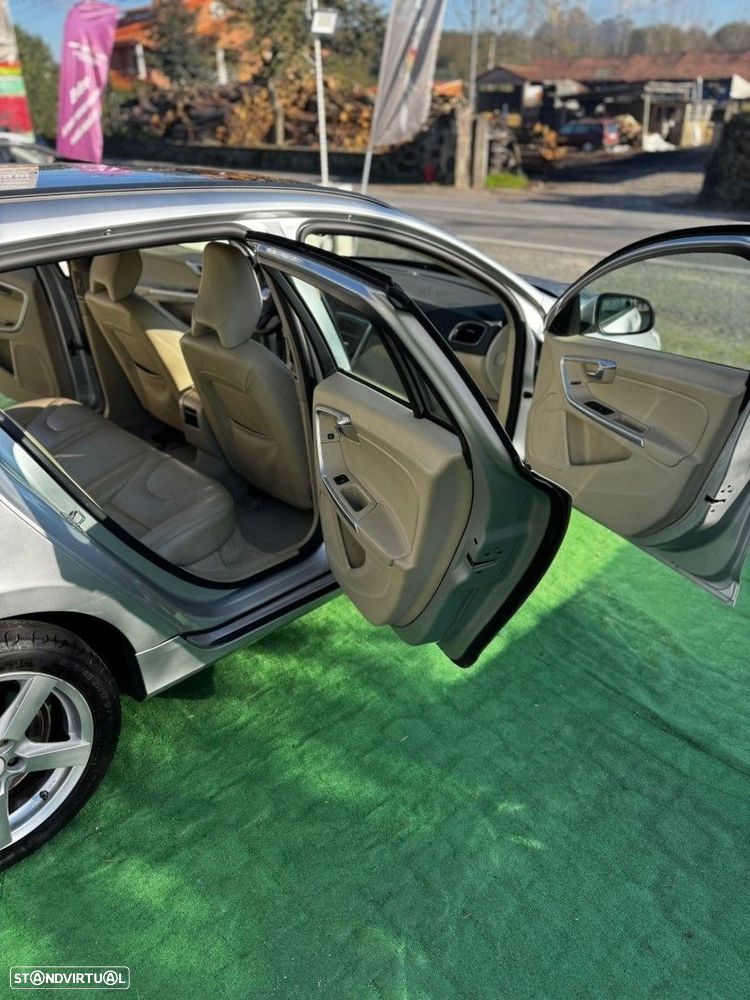 Volvo V60 1.6 D2 Drive Summum Start/Stop - 15