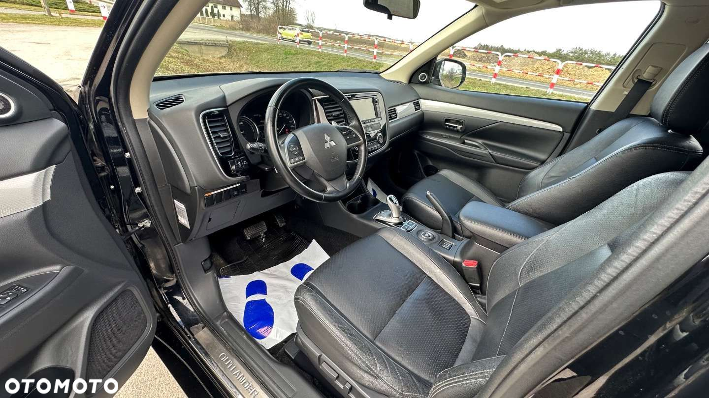 Mitsubishi Outlander - 32