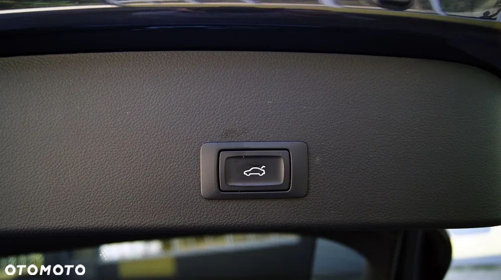 Audi A6 Avant 2.0 TDI Ultra S tronic - 36