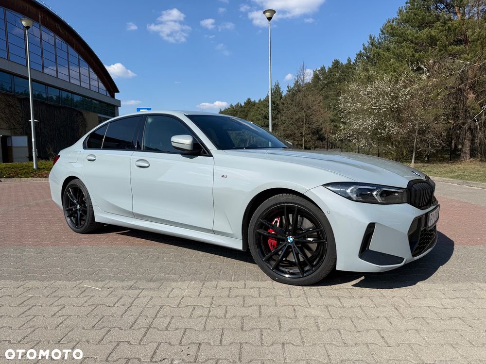 BMW Seria 3 330i M Sport - 6