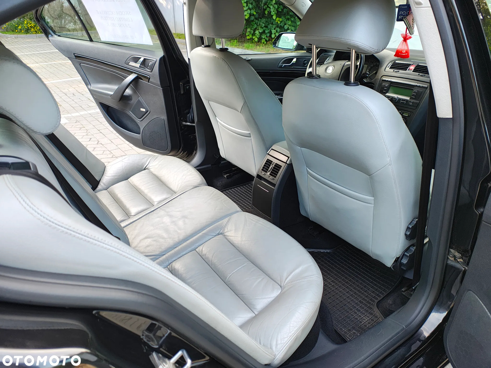 Skoda Octavia 2.0 FSI Edition 100 - 19